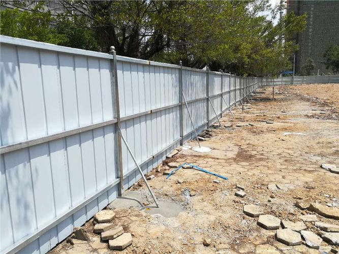 道路交通安全养护临时挖掘工程彩钢围档厂家 三包工程+免费量尺